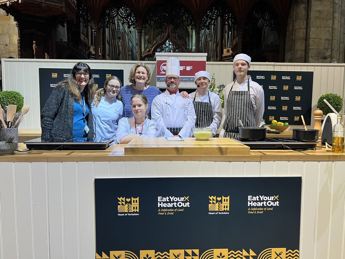 stephaniejmoon's tweet photo. Great day #selbyabbey #Eatyourheartout #chef #demos #busyday @TheDroversArms @karenwrightbake @SelbyCollege @SusieBrindley # #juliachild #historians #cookerydemos https://t.co/mCzLAekXJN