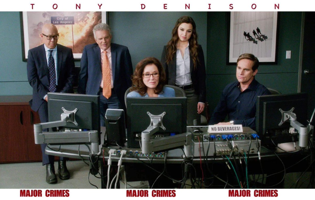 bridgette_TN's tweet photo. #FBF Do you think this goes faster if Provenza quits flirting with the suspect? 😏😏 #MajorCrimes #CaptRaydor #LtTao #LtFlynn #DetPaige #Buzz #MaryMcDonnell #MichaelPaulChan #TonyDenison #JessicaMeraz #PhillipPKeene #RebootMajorCrimes @MajorCrimes_TV @hbomax @WBHomeEnt https://t.co/EB1A7ImY3q