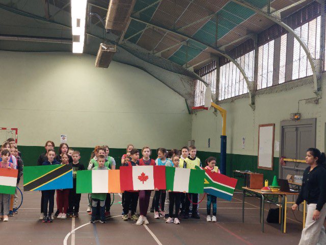 NicolasTribout's tweet photo. Une vraie collaboration inter degré entre le lycée Fertet et l'école d'Arc-Les-Gray. Bravo aux élèves et aux équipes enseignantes qui se sont appuyés sur les valeurs de l'olympisme pour faire vivre cette journée.
Une belle réussite ! @DSDEN70 @FerrandGiliane https://t.co/QlM61juRgp