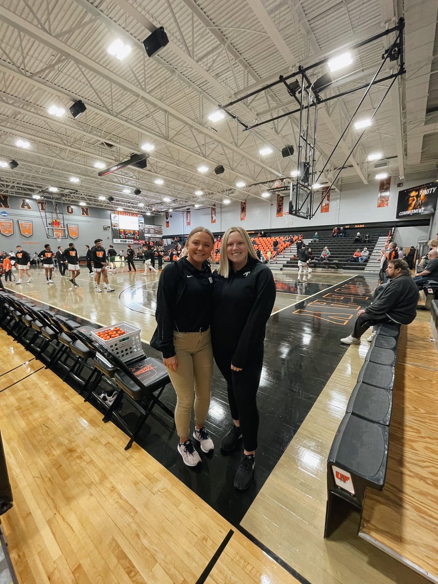 BGSU_MAT's tweet photo. Abby Sweeney is currently a 2nd year in our MAT Program and is completing her full immersion at Lumen Christi HS!

“Seeing athletes go from injury to return to play is so rewarding. I’m so thankful for all the sports teams that have aided in my education the past 2 years.” https://t.co/4wNZzWLa9H