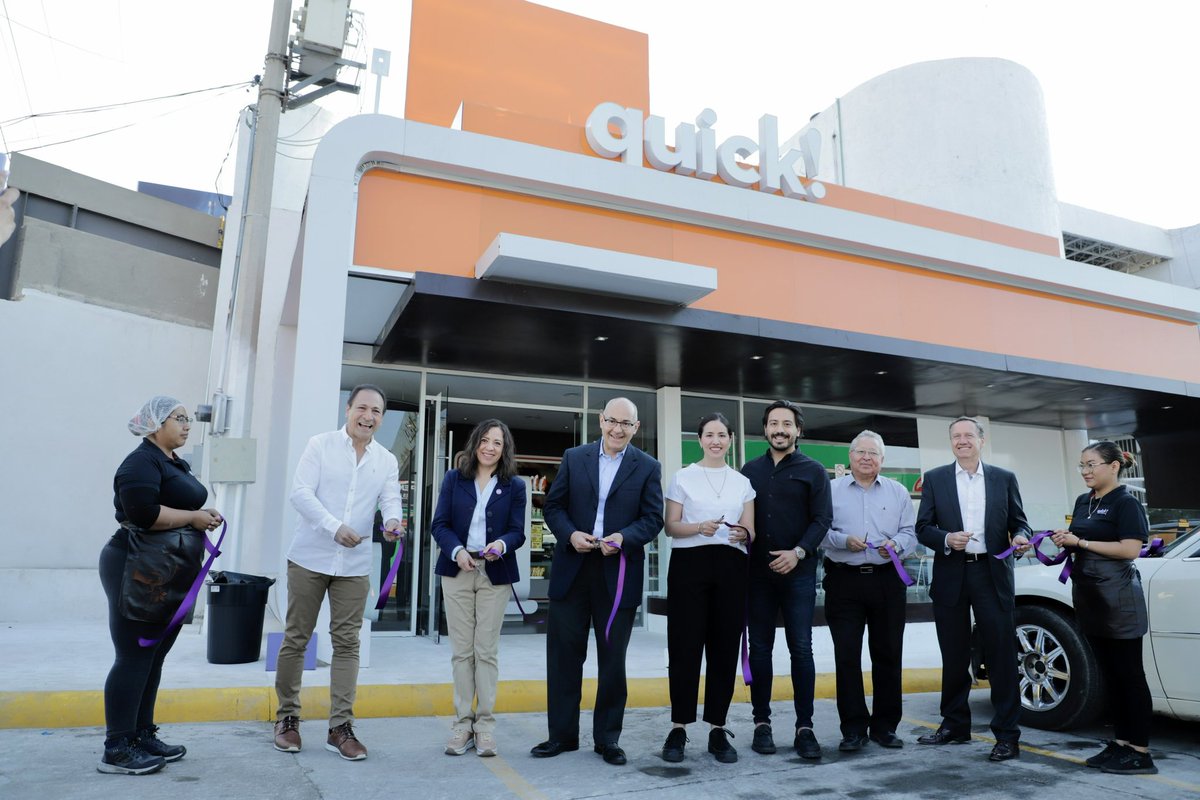 difgente's tweet photo. Inauguramos el QUICK de Gasolinera de Servicio Central, un proyecto que gestionamos durante varios meses y que permite atraer más inversiones a nuestra capital, además de mejorar el servicio que ofrecemos en nuestra estación. Te invitamos a disfrutar de esta nueva alternativa. https://t.co/ASyaIgK029