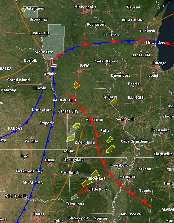 wxusa's tweet photo. Dangerous weather situation: several tornadoes, some long-track and potientally violent, are possible today over the mid-MS Valley to the mid-South, from eastern Iowa to western MS including St. Louis, central Illinois, and into some areas previously impacted last week. https://t.co/XwCaWmEVGL