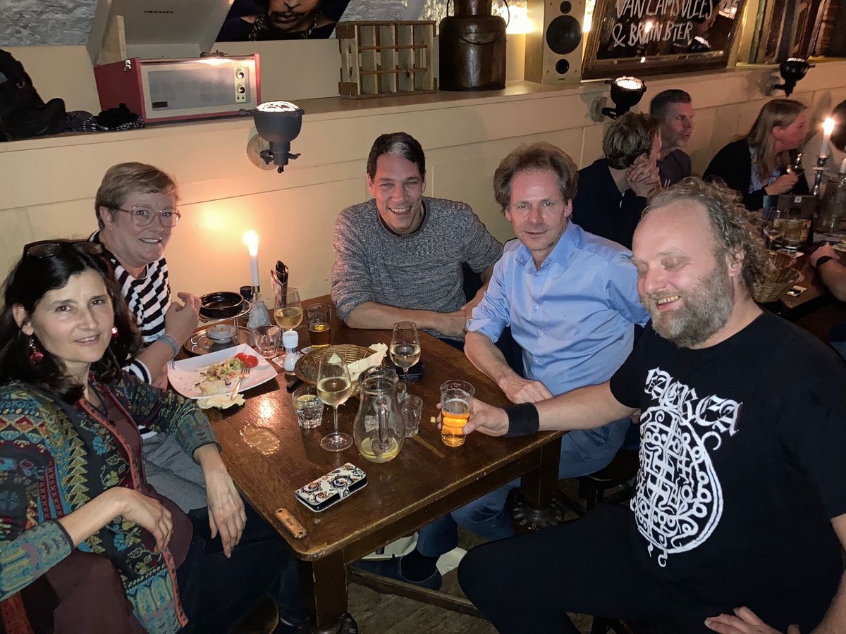 Met voormalige Groenlinks-collega's bier 🤣
