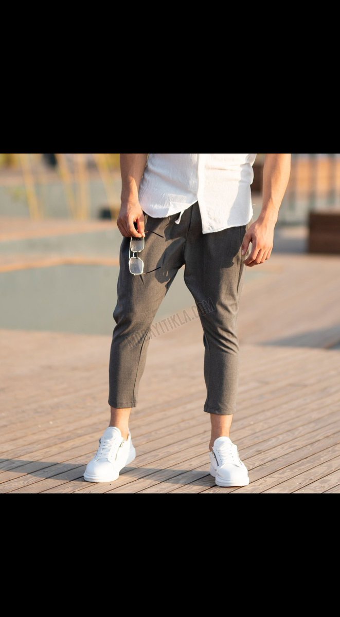 Çevremde Biri Var
Devamlı Bu Tarz Pantolon Giyor
Olum Giyme Çok Komik Diyorum
Sen Ne Anlarsın Bu Moda
Kadınlar Böyle Tarz Seviyor Diyor
Sevgili Kadınlar
Sizce
Erkeğe Kısa Paçalı Pantolon
Yakışıyor mu
Yakışmıyor mu🤭
Cevap Verin Lütfen🙂