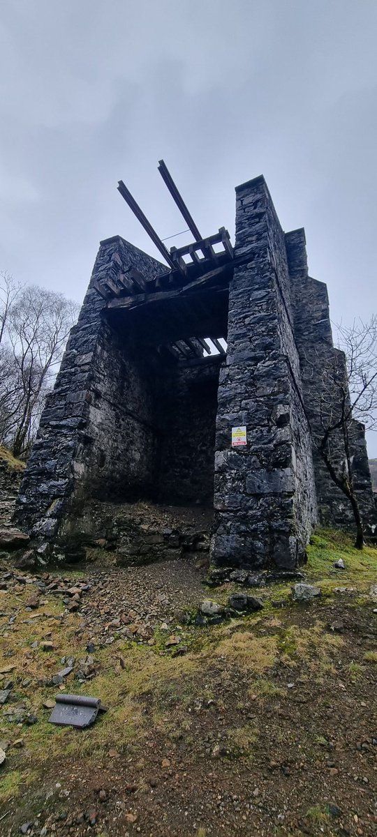 Samanthawinnet1's tweet photo. What a day ! 2 lakes , waterfalls, caves and all on @TrefriwOutdoor @trefriwwalkers @discoverwales1 @WalesGuides @NWalesSocial @GoNorthWales @eryrinpa @RamblersCymru @ItsYourWales @LetsGetMovingNW @MindOMountains @sportinmind #walking #waterfalls #leadmine #urbanexplorer #WALES https://t.co/qQCWCTT4QR