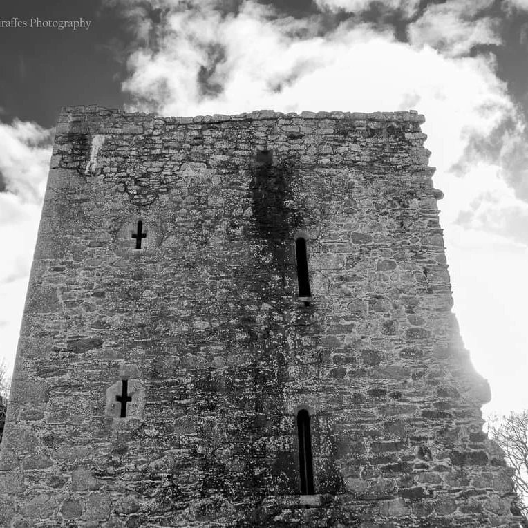 12greengiraffes's tweet image. 300 years or so between these two gorgeous ruins in Co. Wicklow. #afterworkfun #irelandsancienteast #ruins #photography