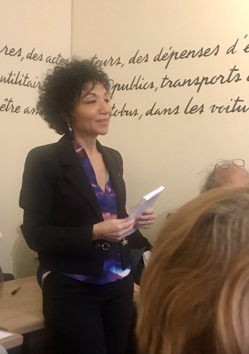 GallCorty's tweet photo. @fbdlm @9_pont Réunis, hier soir, autour de l’auteure @fbdlm pour cette belle soirée de lancement de son second roman…à découvrir  incessamment ! https://t.co/o4hT6swGVb