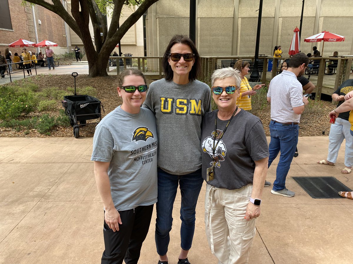 deancantrell405's tweet photo. Beautiful day for our employee appreciation event today π¦
π
#smttt
#Dedicateddean https://t.co/hnPKhXcarl