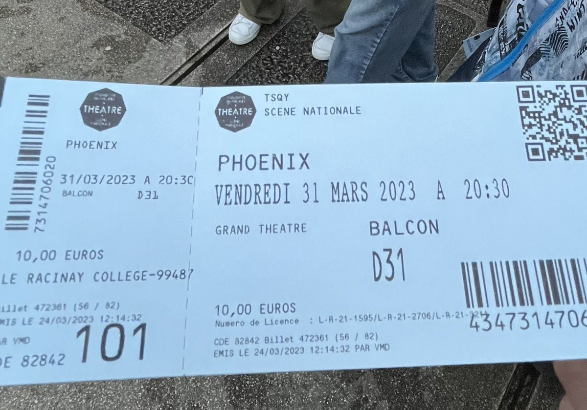 PatMarchesini's tweet photo. Projet Danse/Lettres - Les 3e5 et 3e6 du @clgleracinay assistent au spectacle de danse contemporaine « Phœnix », avec la compagnie Grenade au théâtre de SQY. https://t.co/3Ysp8p9k2h