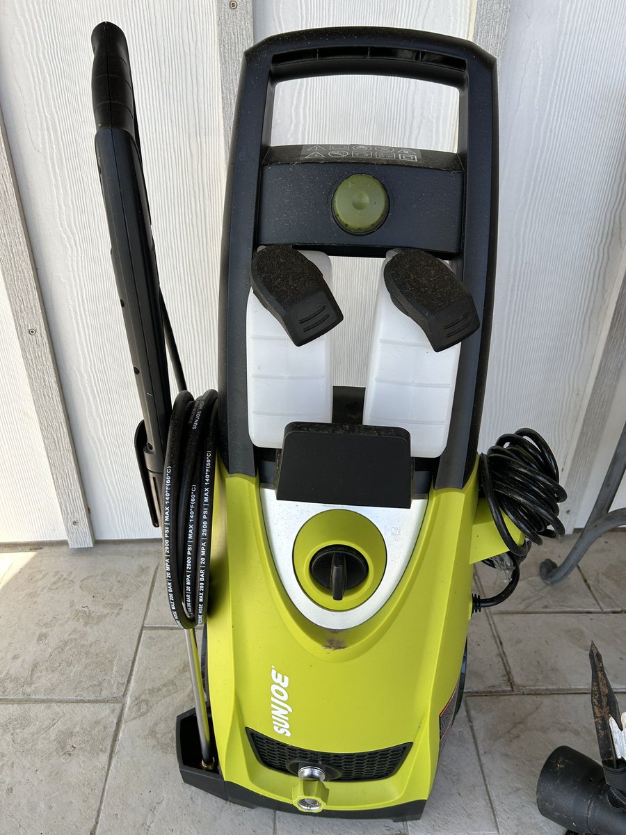 huntchef52's tweet photo. Sun Joe and @amazon this is sitting hee unused for 2 months mailed w/out NOZZLES. You said you’d send ??? https://t.co/JnhrnlgnXv