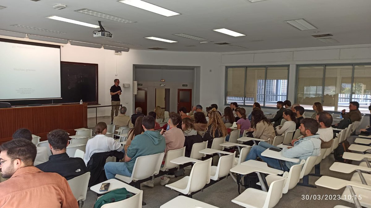 prehorquisa's tweet photo. El pasado jueves tuvimos la suerte de volver a compartir un año más una interesante jornada con los alumnos de la escuela de arquitectura de la @unisevilla  hablando de fachadas industrializadas de #Hormigón, #GRC y #UHPC @Ductal_UHPC @danivallegomez https://t.co/T14zkYdo8w