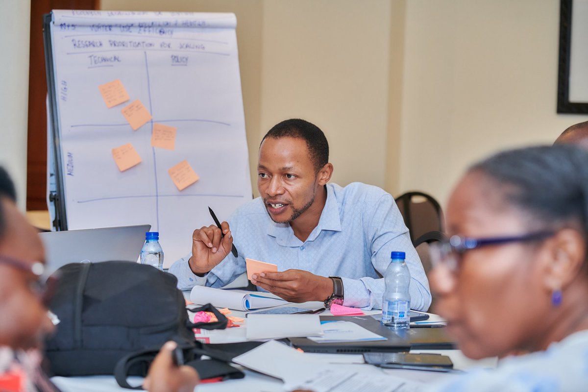 Leg4Dev's tweet photo. What nutritional quality of legumes are being consumed in the households compared to that sold to market? Is there a difference - key research question arising from todayโs Scaling Legumes for Development Outcomes #LEG4DEV Multi-Stakeholder Workshop Tanzania 2023 https://t.co/4YfUWfcfWZ