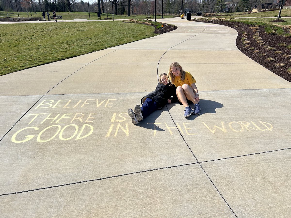 PrinOutdoorEd's tweet photo. Some of the 7th graders @PrincipiaSchool showed gratitude for all that they've received in their lives by giving to a park in the form of leaving inspirational messages for passers-by using chalk. 

#handsonlearning
#outdooreducation
#outdoorlearning
#servicelearning https://t.co/LkrkdFfClo