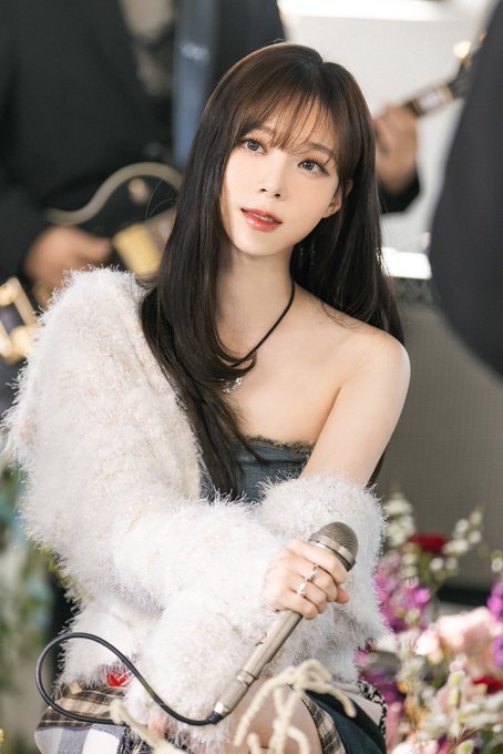 夜中のテンションで人中切りたくなってるけど、人中長くても美しいアイドル見て鎮めてる&hellip;他のパーツが整ってることが条件なのはわかってる(；&omega;；) 全員SMドルだね https://t.co/DMbje2u