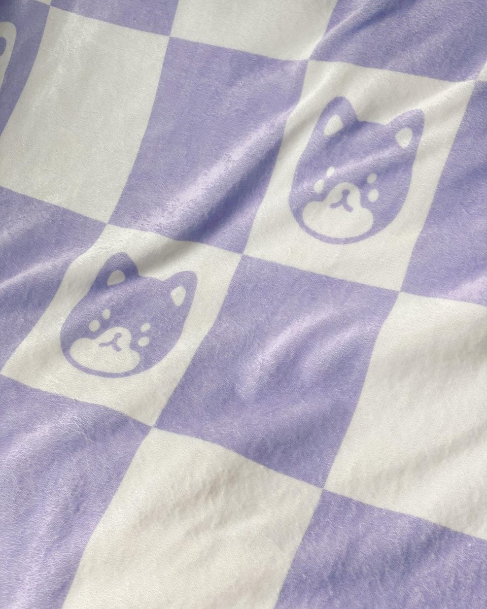 pikarar's tweet photo. New fleece blankets!! I’ll be debuting them at Sakura Con, and then they will be on my store afterwards. #shiba #inu #blanket https://t.co/c4NxuzPv1K