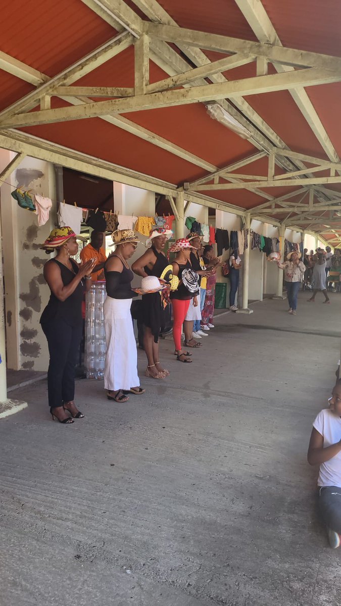 Collège Edmond Lucien Valard de Saint-Esprit tweet media