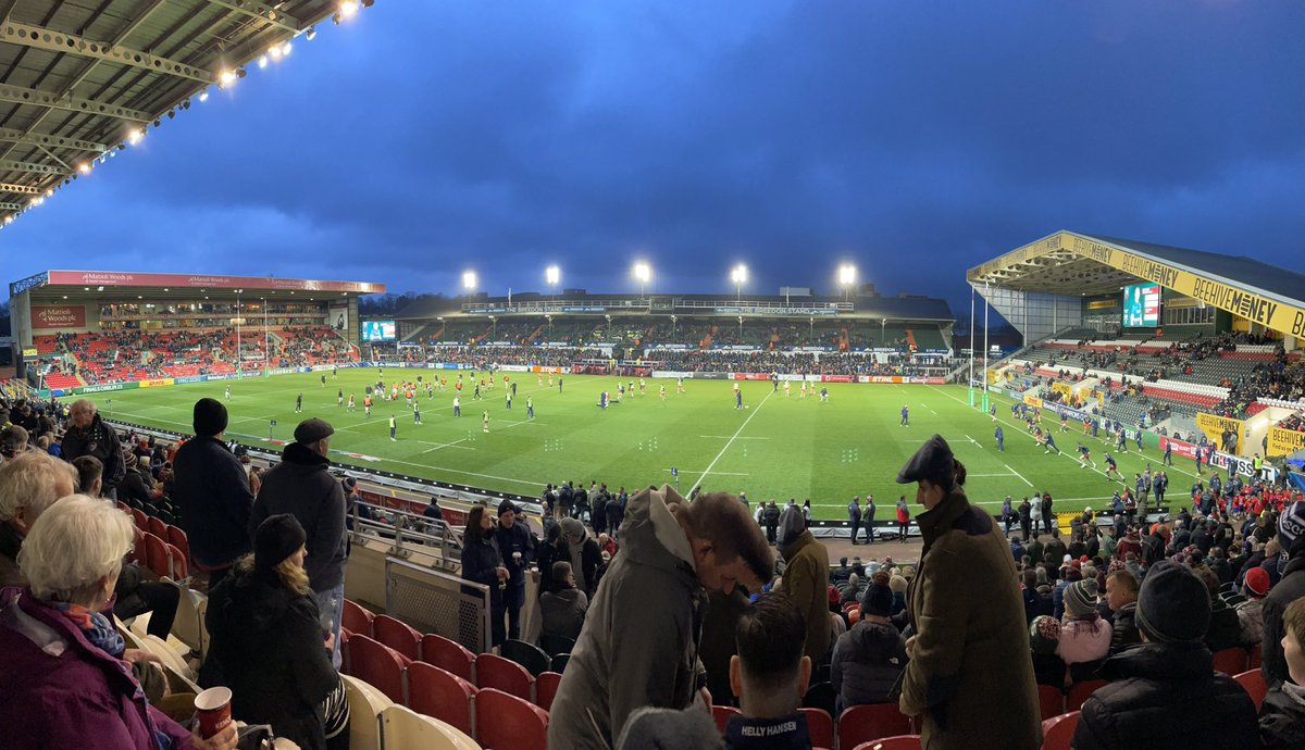 JPash6's tweet photo. Friday night under the lights! Come on @LeicesterTigers 
#leivedi #coyt 
🏉🐯 https://t.co/n2OA7OiRFB