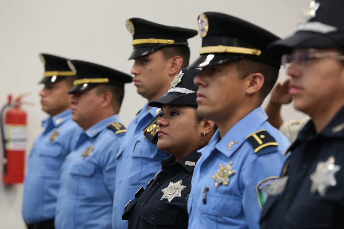 mingobguate's tweet photo. En la #EEPOL de la
@PNCdeGuatemala , zona 6, se desarrolla la finalización del Curso Regional de Formador de Formadores en Uso de la Fuerza y Principios Humanitarios, dirigido a policías de Guatemala, Centroamérica y México. https://t.co/qCc5174j74