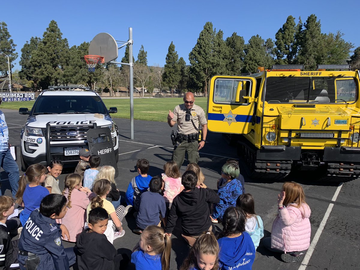 camarillopolice's tweet image. Dos Caminos Career Day. We had a great time bringing out some sheriffs units and our Hagglund, aka Elsa. #VCSheriff @VENTURASHERIFF @CityCamarillo @PVSDCamarillo @DosCaminosPVSD
