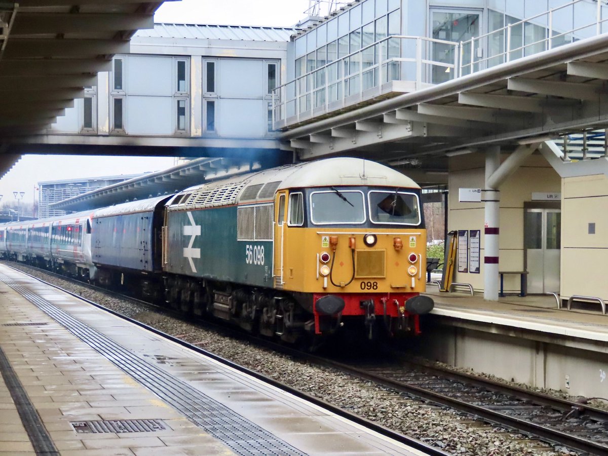 HiPa125's tweet image. GBRf #Class56 #LargeLogo 56098, with Greater Anglia #Class720 720128 in-tow, pass through P6 Derby on 5Q68 0915 Derby Alstom Litchurch Lane &amp;gt; Willesden Traction Maintenance Depot