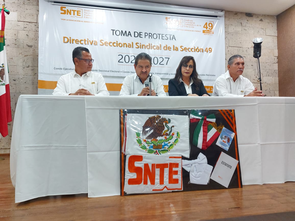 snte49nayarit's tweet photo. #Sección49sí ✅

🟠 Asume la Mtra. Irma Alicia Peña Arcadia como Secretaría General de la #Sección49 del #SNTE 📚 (2023-2027), tras ser electa en un proceso histórico, en el cual los agremiados por vez primera ejercieron su voto libre y secreto 🗳️

‼️Felicidades y enhorabuena‼️ https://t.co/CbmjnV3A8h