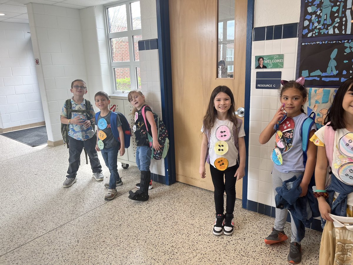 Mrs. Lauren Veator tweet media