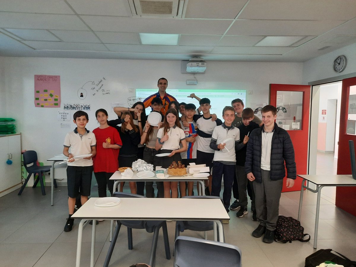 DaniGrimalt's tweet photo. Projecte de Pasqua #year9 #LESROCKS #LESLEARNS https://t.co/TQA10ecwKe