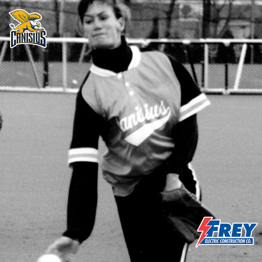 GoGriffs's tweet photo. #FlashbackFreyDay | March 31, 1993 - former @GriffsSoftball pitcher Michelle Corrigan throws a one-hit shutout as the #Griffs sweep Niagara in a doubleheader.
The two wins on that date were part of the team's program-record 35-game win streak. https://t.co/YuzxUodMUa