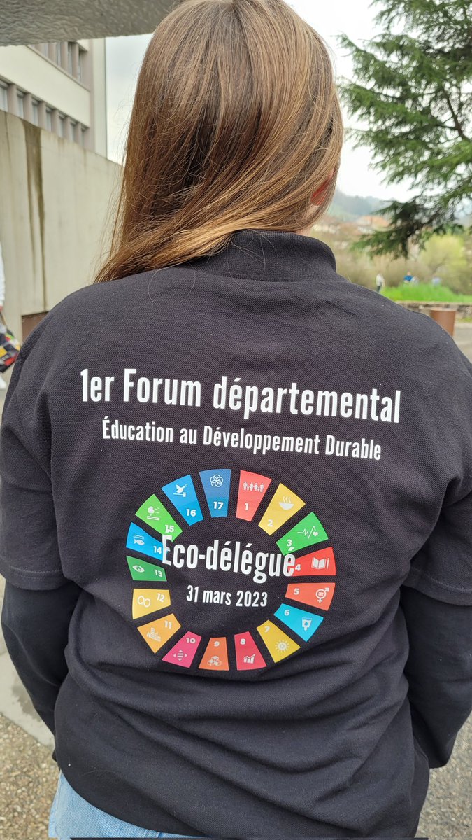 eddtoulouse's tweet photo. Aujourd'hui avait lieu le 1er forum #EDD de l'Ariège au LP Bergès à Saint-Girons. 
Un moment de partages 🤝🏻, d'échanges 💬, de réflexions 💭. 
Les écoliers, collégiens et lycéens s'engagent ! Leurs #écodélégués aussi ! 👏🏻
Merci aux équipes @eddtoulouse 
@actoulouse @Dsden09 https://t.co/zz5FnyKhQV