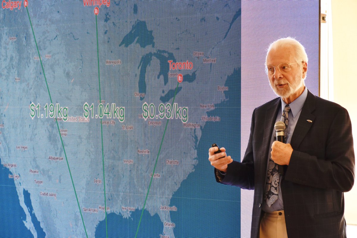 sedecoslp's tweet image. Desayuno de Negocios, Innovación Tecnológica en el Transporte y la Logística, organizado por el @CLSLP_AC  en colaboración con la Secretaría de Desarrollo Económico. Se presentaron dos ponencias impartidas por el Dr. Barry Prentice y Dr. Gastón Cedillo.