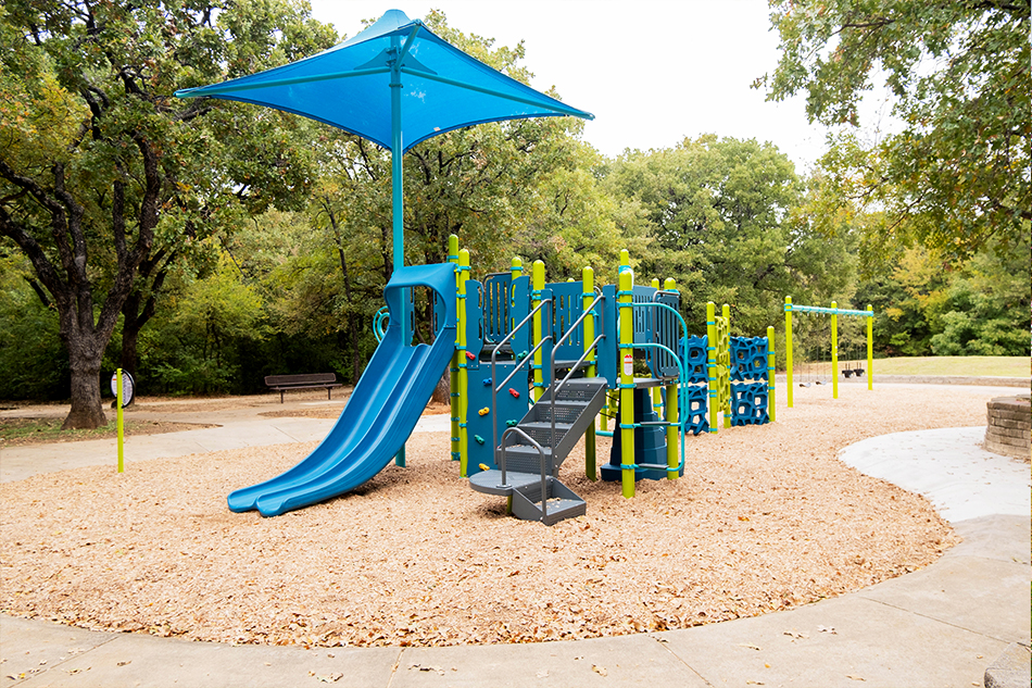 ArlingtonParks's tweet photo. Our #ParkOfTheWeek is Marti Van Ravenswaay Park! This 12-acre park received new playground equipment in 2019 including a climbing wall, flex climber, & geoplex components. You'll also find a half-mile trail, abundant foliage, picnic areas & practice fields!
4601 Bowman Springs Rd https://t.co/m0lUEjvDcm