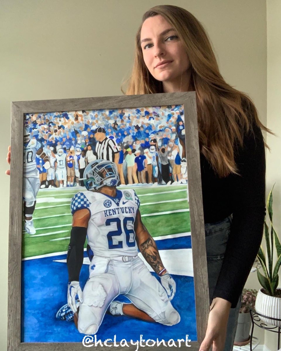 HClaytonArt's tweet photo. My first art drop of 2023: commission for @benny_snell!
Used a similar reference to my 2020 piece of the same citrus bowl moment, but took it up a notch by adding background with the bold colors of the field and endzone. Let me know what yβall think! #snellyeah #BBN #ukfootball https://t.co/NsRHSlpeSI