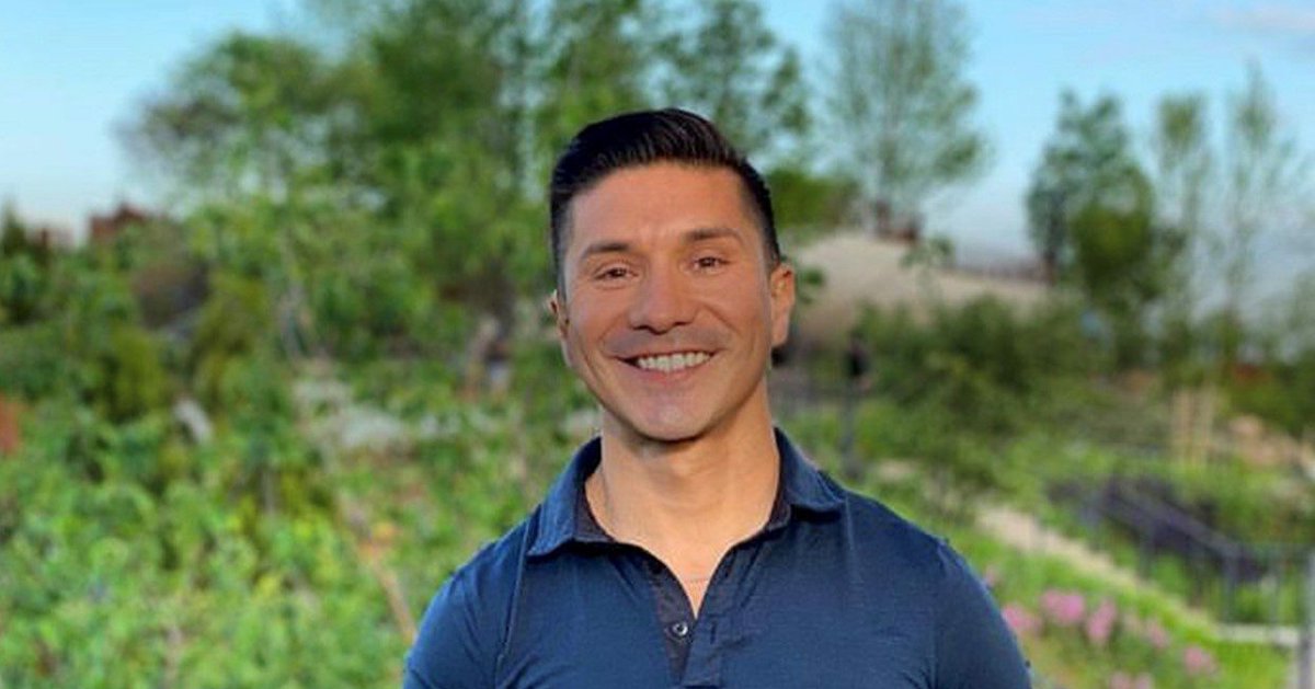 instinctmag's tweet photo. Fired Sex Positive NYC Weatherman Has Something For Your Inbox https://t.co/eVzYFOeOgf #News #hotguys #LGBTdiscrimination #NewYorkCity #ourgaylife https://t.co/zKJdEn9qDV