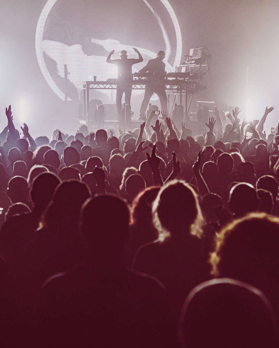 NXNewcastle's tweet photo. School is in session. 
@orbitalband with the masterclass. 
Showing precisely what it means to boast over 30 years in the business. 
All the best with the rest of the tour. 
📸 Jay Dawson 
#NX #LIVE #MusicFansFirst #Orbital #OpticalDelusion #Tour https://t.co/R2K1qRnYkP