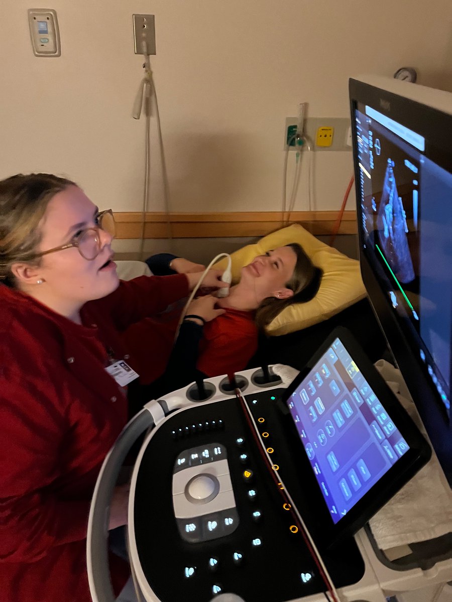 bchs_healthsci's tweet photo. Another great day for the HOPE program at KDMC…All things imaging 🩻 The students really enjoyed this rotation! @BCCTEC @JAGkyBCHS https://t.co/DlGgO8LCo3