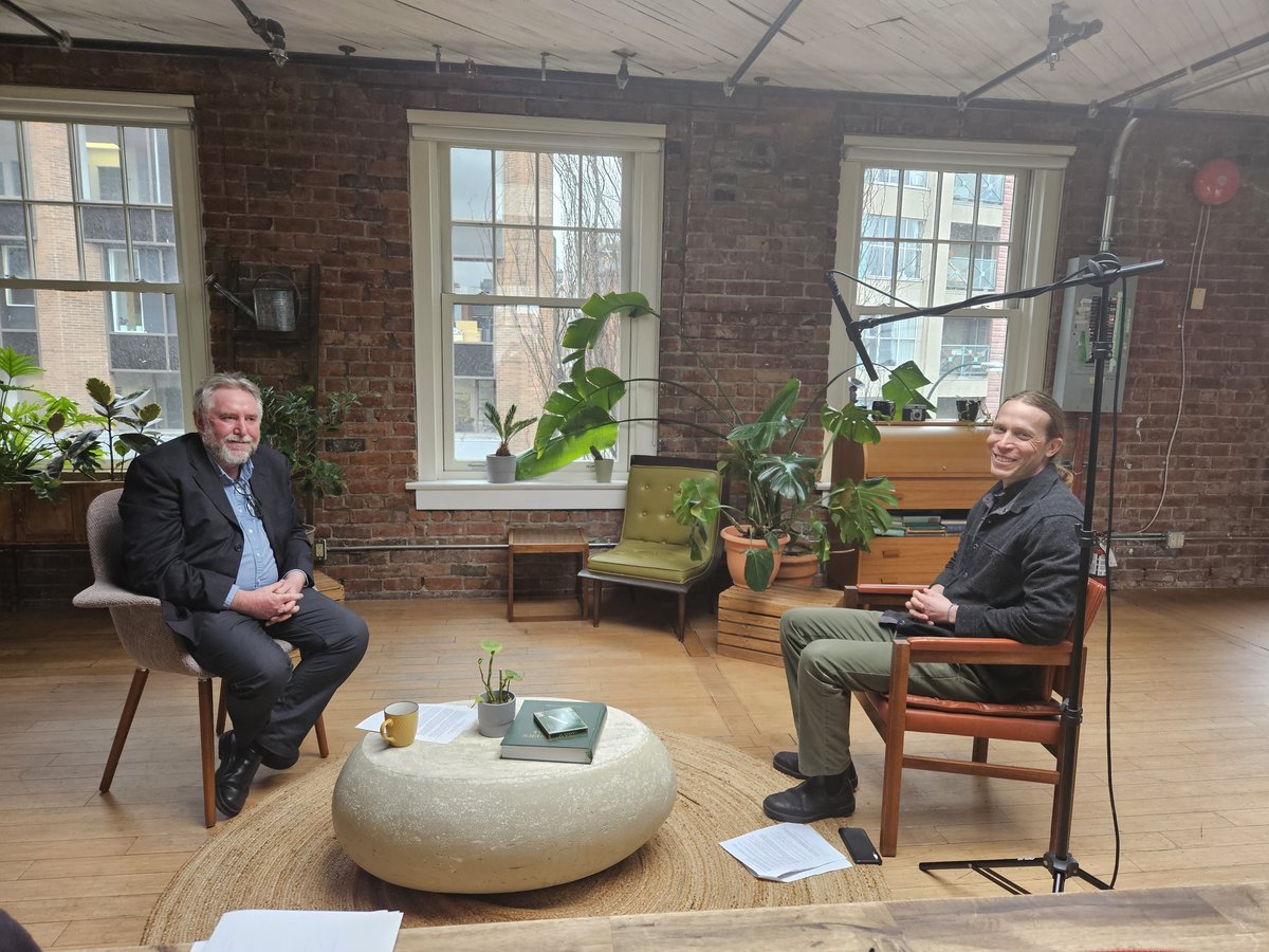 Our favourite time of year! Profiling the CUFA BC Distinguished Academics. Here's a behind-the-scenes photo of President Ken Christie in conversation with Dr. Jonathan Moore @Jon_W_Moore, winner of the 2023 Pazz Buttedahl Career Achievement Award @SFU @SFU_FA