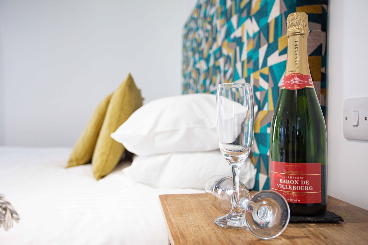 Our Date Nights are on sale for £155.00 until the 15th April 2023! 💕
Price combines an overnight stay in one of our open plan apartments, English breakfast, car parking and a £50.00 voucher to use in Mannings restaurant. 

manningshotels.co.uk/special-break-… 
#truro #manningstruro