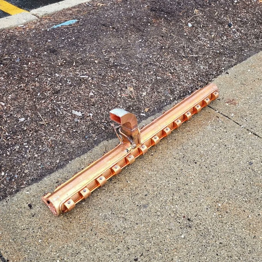 dosegrid's tweet photo. How heavy do you think this waveguide is? From a Siemens linac? Is it a standing or traveling waveguide? https://t.co/GlMNqaUuN3