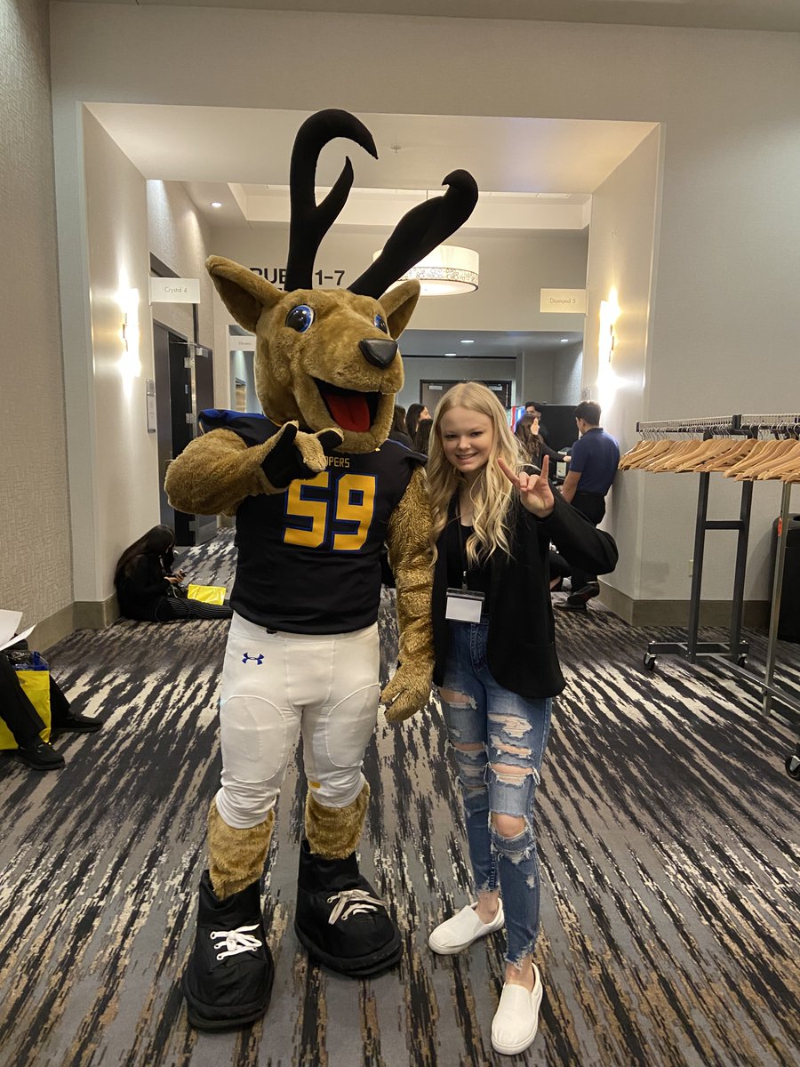 KearneyHigh's tweet photo. Today, the KHS Kearney Bound Junior Scholars attended the Nebraska Cultural Unity Conference where they completed teamΒ building activities, attended breakout sessions, & met with UNK representatives about college majors! ππ
#kearneyhigh #bearcats #collegebound #hypecrew https://t.co/BAKP4uHgfW