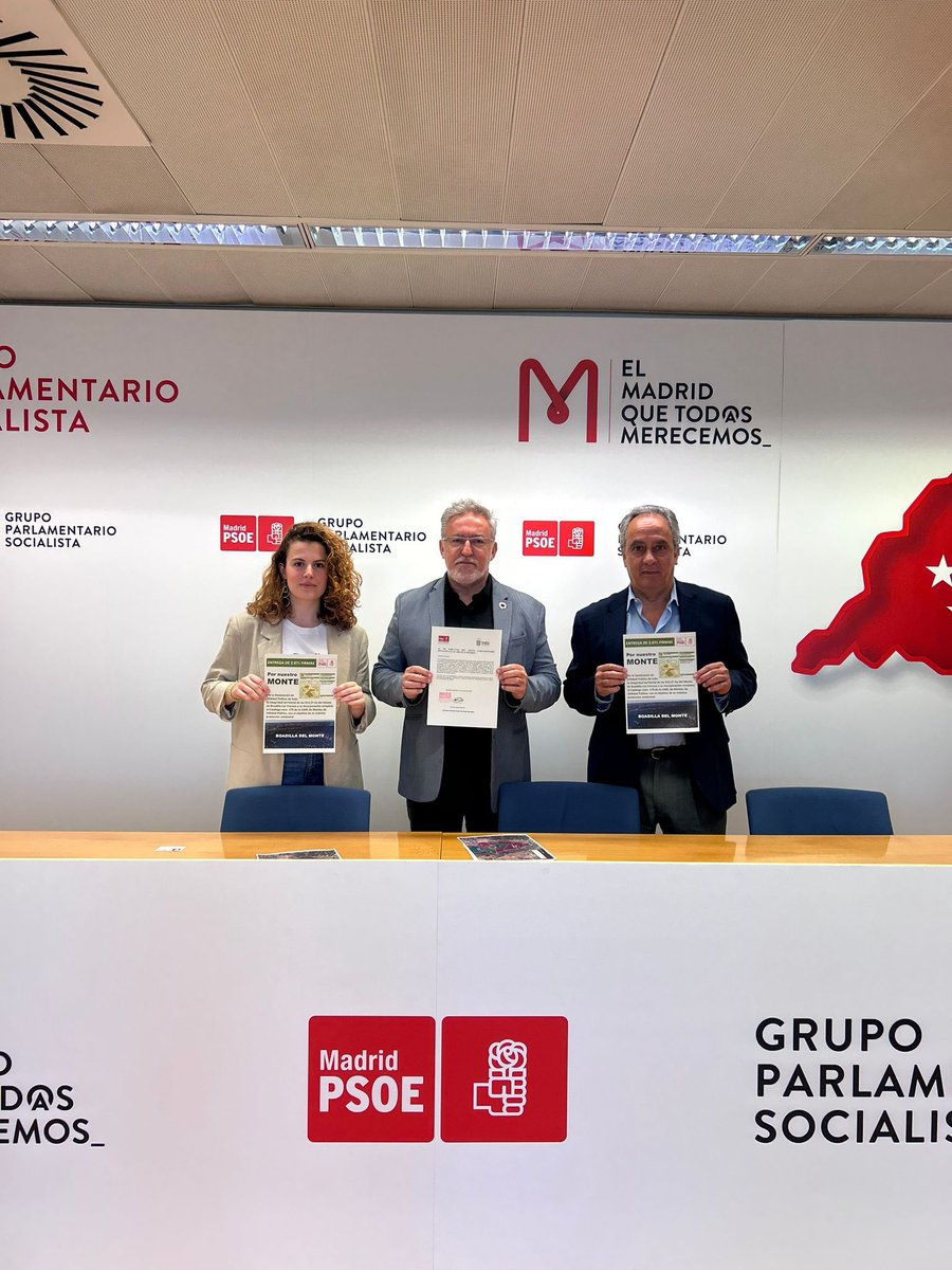 PSOEBOADILLA's tweet photo. Entrega de 2871 firmas.Por la declaración de Utilidad Pública de toda la integridad territorial de las 910,37 Ha del Monte de Boadilla, y su incorporación completa al catálogo 179 de la CAM, de Montes de Utilidad Pública,con el objetivo de su maxima protección ambiental.🌳@psoe_m https://t.co/fTBGNYf17o