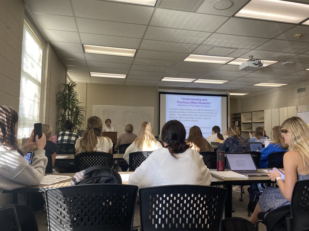 Grace Davis tweet media