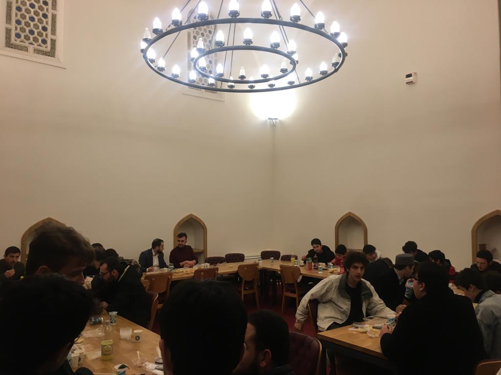 Liseli kardeşlerimize yönelik düzenlediğimiz Fikir Akademisi'nin ilk dersini Doçent Doktor Yunus Emre Özsaray hocamızın eşliğinde gerçekleştirdik. Sonrasında İlim Yayma Cemiyeti Fatih Şubesi komisyon başkanlarının katılımıyla iftarımızı açtık.