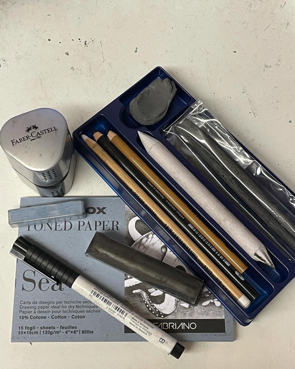 reelfunstudios's tweet image. Did a @getSketchBox last night! I’m behind so expect a few more in the next week! 😁 #sketchbox #art #supportlivingartists