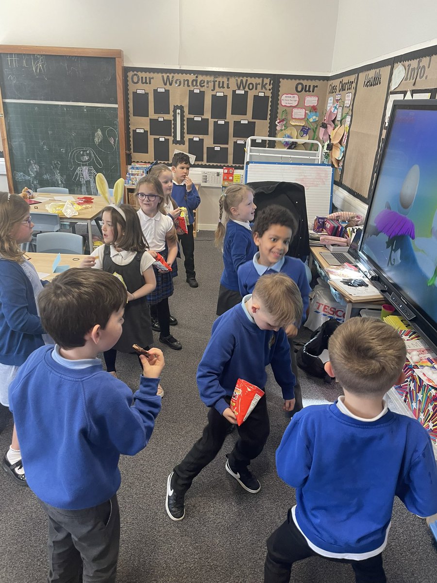 StJohnsPSAyr's tweet image. P2 had a little party today to wish Gabriela the best of luck as she starts her new school after Easter! We will all miss you lots! #teamtwo