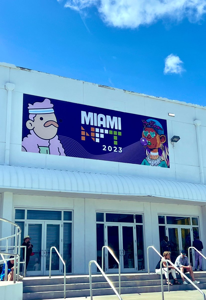 melmedina305's tweet image. So much fun being at #day1 of @MiamiNFTweek 💫 Congrats to the whole team!! #MiamiTechMonth is officially here! 👏 @eMergeAmericas