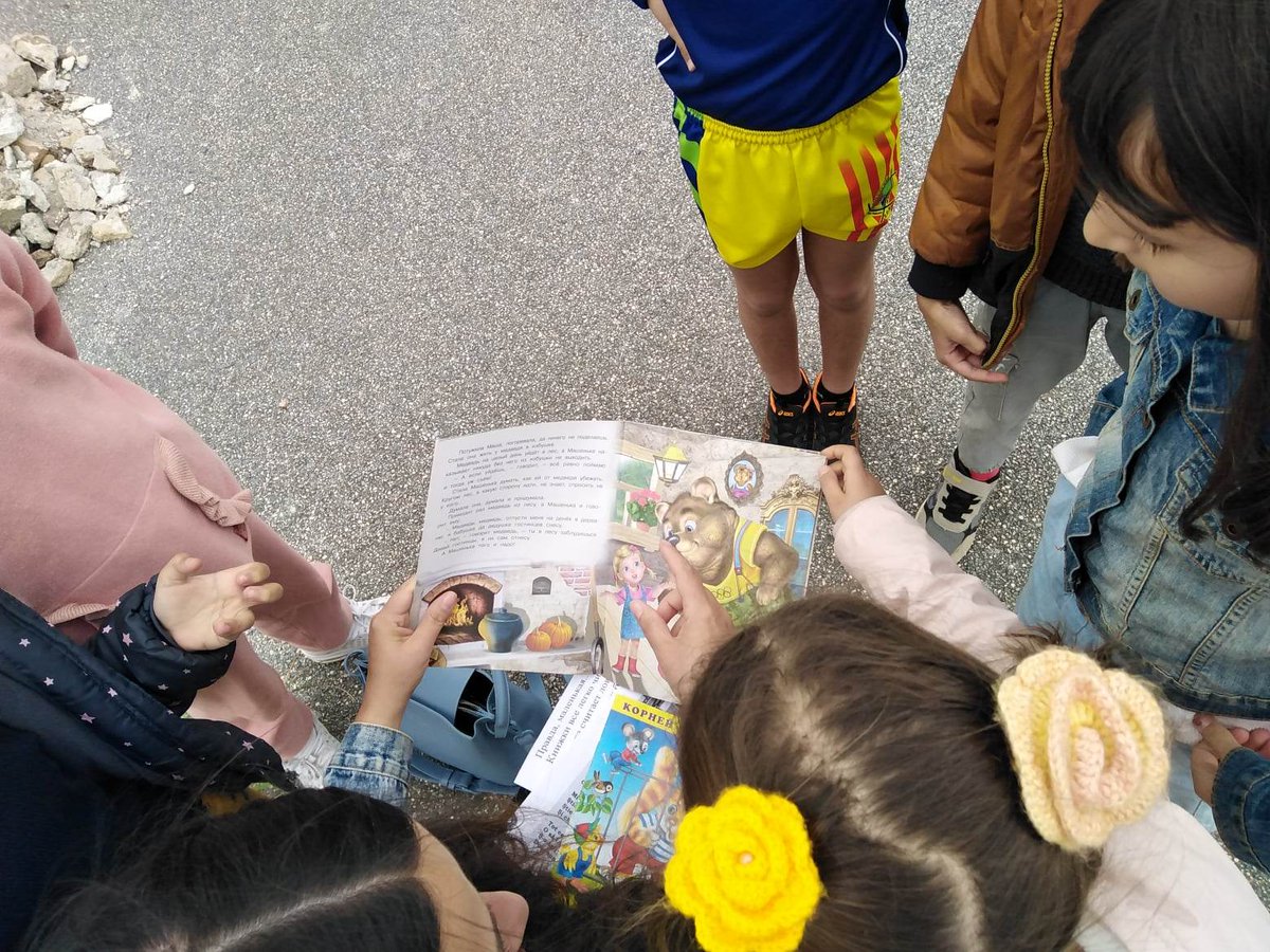 Maitresse_VG's tweet photo. le #murSonore, des histoires lues par les parents, découverte de la #francophonie, échange autour du #LSF et bien d'autres https://t.co/FE1GaPD3N3