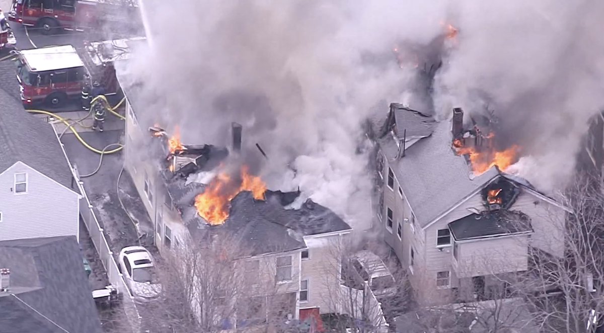 ChelseaScanner's tweet photo. Lynn 3rd Alarm 
Chestnut Street 
Latest from helicopter 
flying overhead… 
#NBC10Boston 
#LynnFire https://t.co/PWojPflbU9