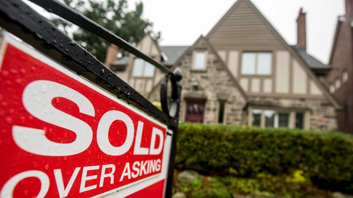 Royal LePage reported that Canadian housing prices marked their first year over year decline in 2022 since the financial crisis in 2008. ​​ .. cb1.so/ou23hj