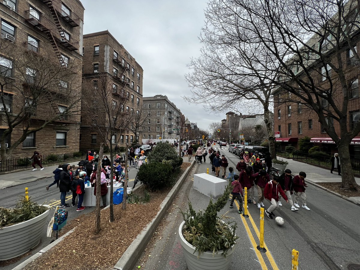 PurpleClarence's tweet photo. Just having a ball today!  #PS212 #openstreets https://t.co/EzfgdnTH2x