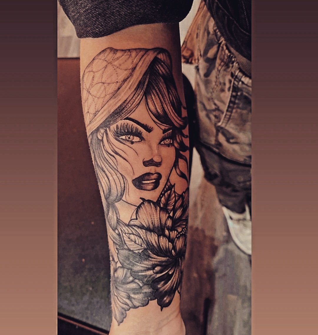 She is so #fit #tattoo #art #incredible